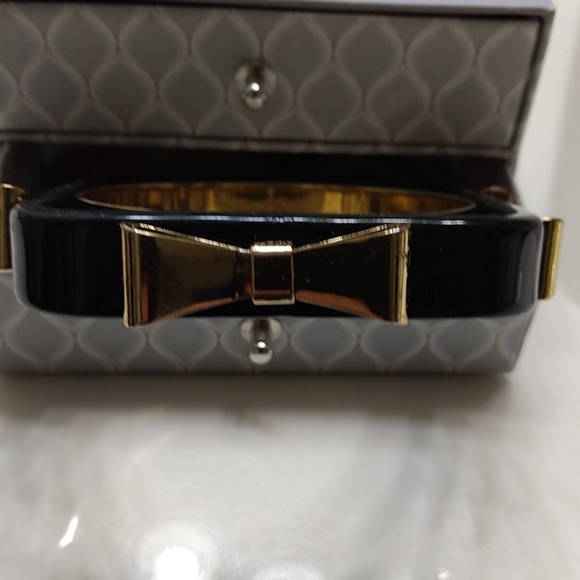 Host pick for designers: Tory Burch Jeffrey Campbell & …Bow bracelet nwot - Picture 3 of 4